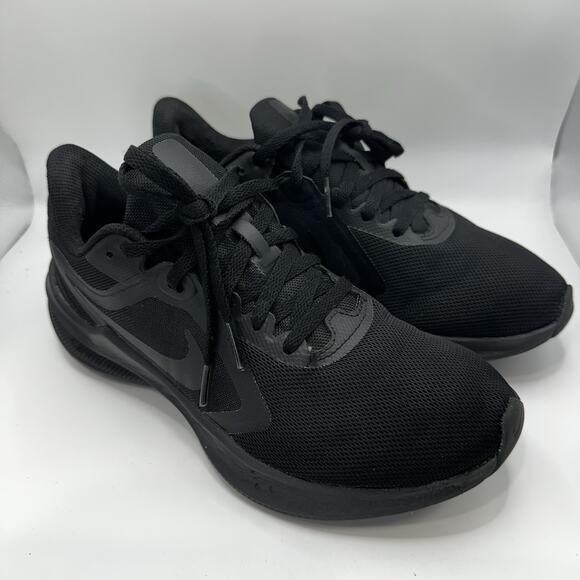 Nike Downshifter Women's Size 7 Triple Black Running Shoes CI9986-001 2019 - Picture 2 of 7